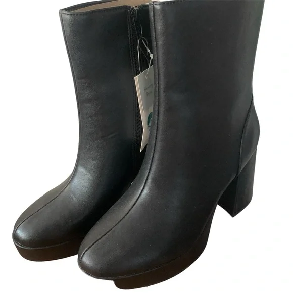 Womens A New Day Black Platform Boots for fall - Picture 2 of 4